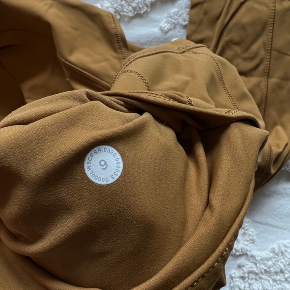 Lululemon fast and free high rise 28” leggings - Picture 5 of 6